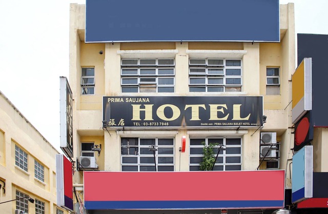 OYO 90338 Prima Saujana Budget Hotel