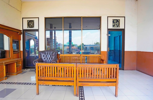 OYO 91415 De Wijaya Hotel