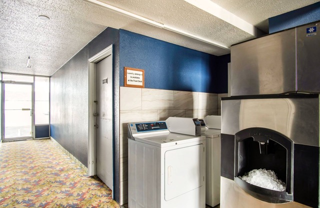 OYO Hotel Hutchinson KS West 4th Ave