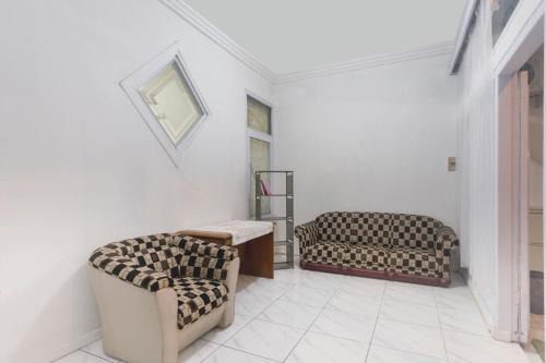 OYO Life 3055 Rumah Enin