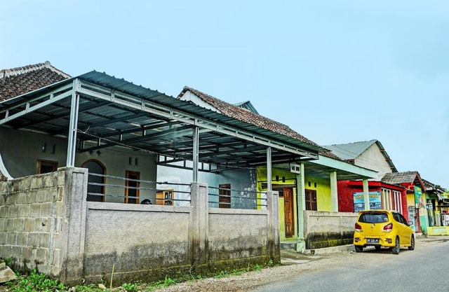 OYO Life 92222 Sahabat Kost Syariah Pacitan