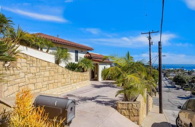 Pacific Combo W/Ocean View, Private Patio, 5 Min Walk 2 Downtown