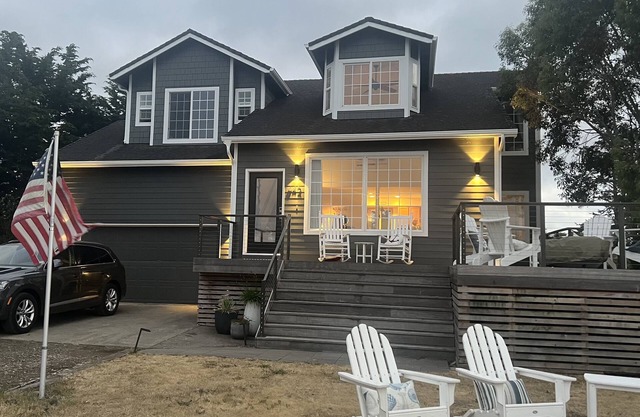 Pacific Wonderland! Relax, Explore, & Discover Astoria & Oregon's North Coast