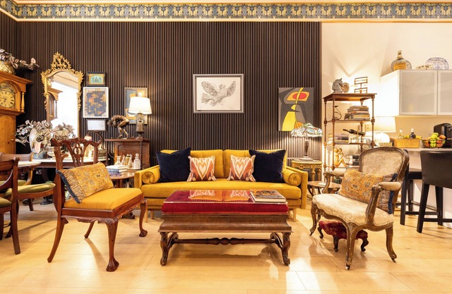 Paddington 4-Bed 8-Guest w/Patio Massive Apartment in Old Victorian Pub