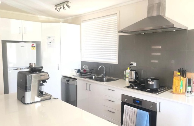 Page 3BR House, Free WiFi, Netflix, Parking