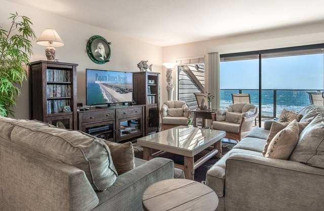 Pajaro Dunes Resort: 4 Bedroom Ocean Front Paradise - Expansive Ocean side Deck