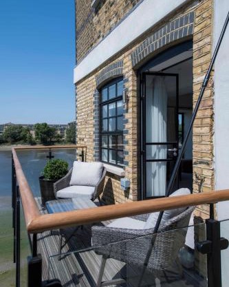 Palace Wharf Apartments