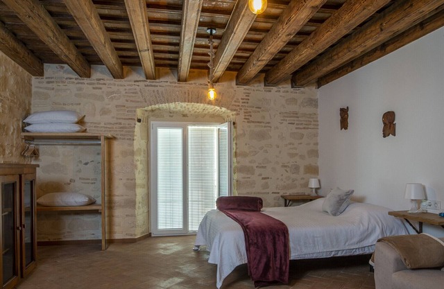 Palacio La Cruz 1D - Studio Apartment, Sleeps 4