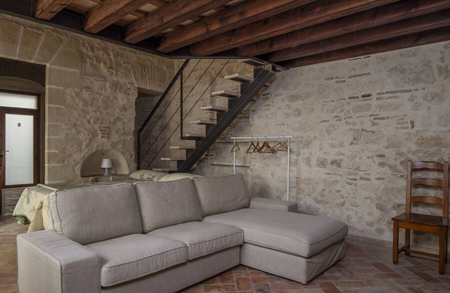 Palacio La Cruz 2B - Studio Apartment, Sleeps 4