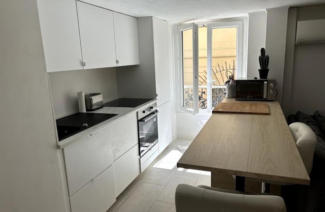 Palais Gallia in Heart Monte Carlo 2 bed, 300m Casino Sq.