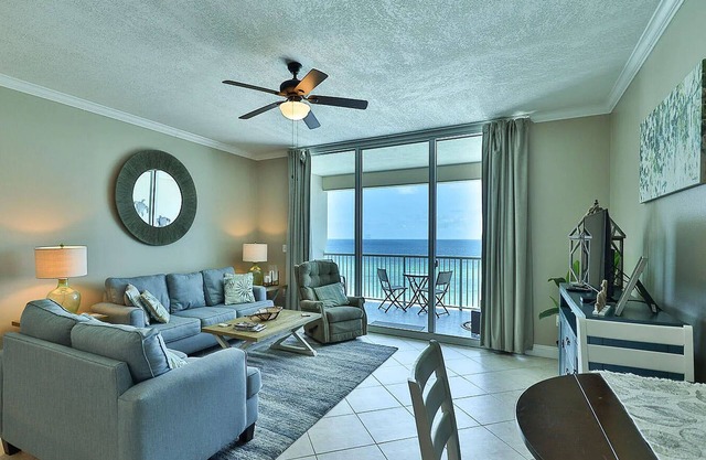 Palazzo 204 Condo, The Amazing Water and Relaxing Sunshine!