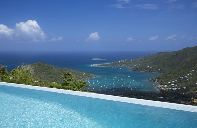 Palm Ridge Incredible views, privacy, pool, AC. Property borders National Park.
