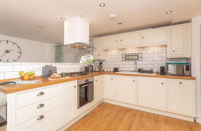 Panda Sanctuaries, Kensington Chapel Apartment