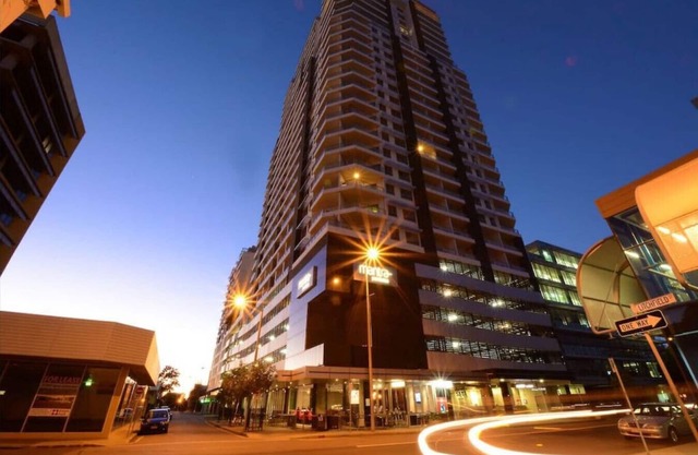Pandanas Apt 2 (10th floor, Pool & City views)