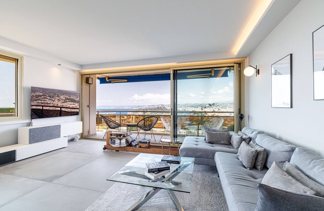 Panoramic Sea View Top Floor Private Garage A/C