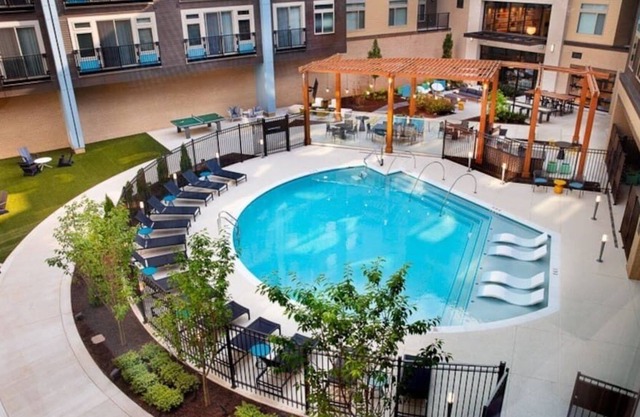 Panoramic street views, Central Fairfax-Free parking