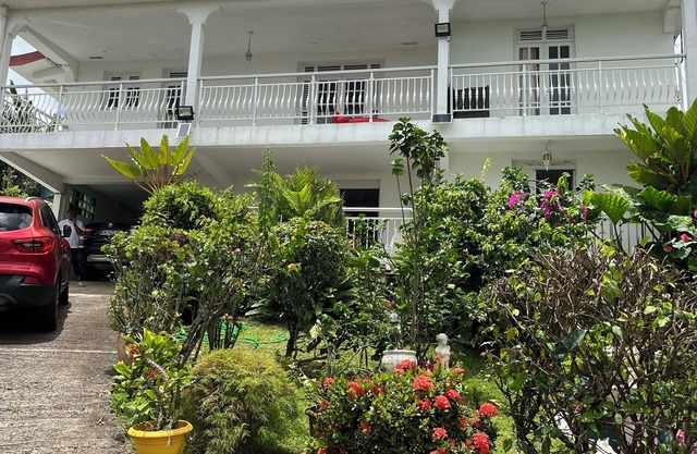 Panoramic view of Morne Pitault - F2 Paisible en Bas de Villa