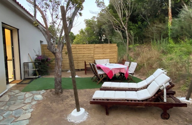 Paradise, 50 m from the beach on the Isolella peninsula.
