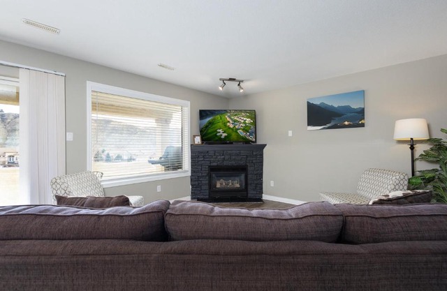 Paradise Canyon Golf Resort - Signature Walkout Condo 382