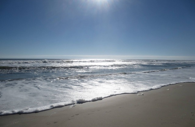 Paradise! Enjoy sun rise & set in a waterfront home in a quaint coastal town