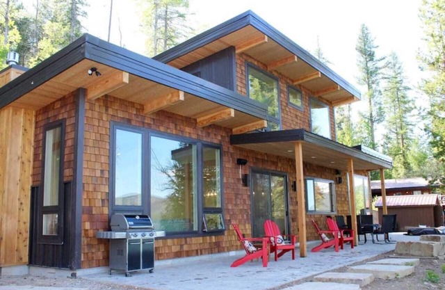 Paradise Found, Modern Dream Home on Ashley Lake