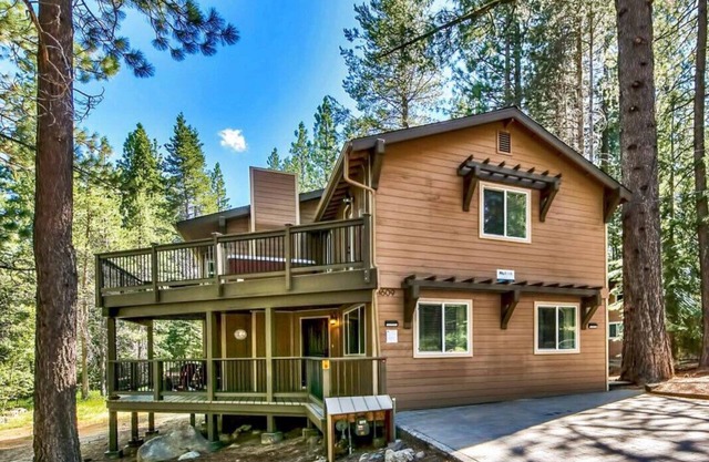 Paradise Found - Stunning Forest Views, Pets, Hot Tub, Games