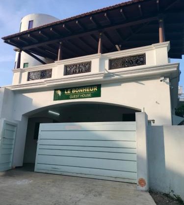 Paradise Le Bonheur Guest House
