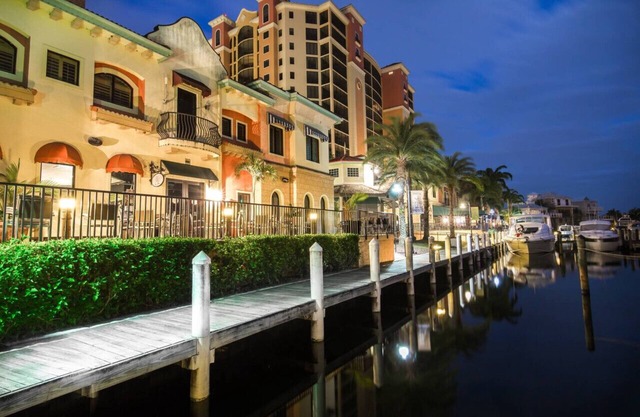 Paradise Palm | 3/2 Gulf View Cape Harbour Condo