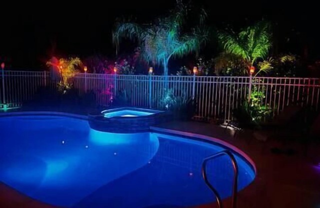 Paradise Palms Heated Pool/HotTub/TikiBar 4 BR's