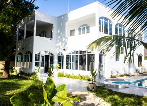 paradise palms villas