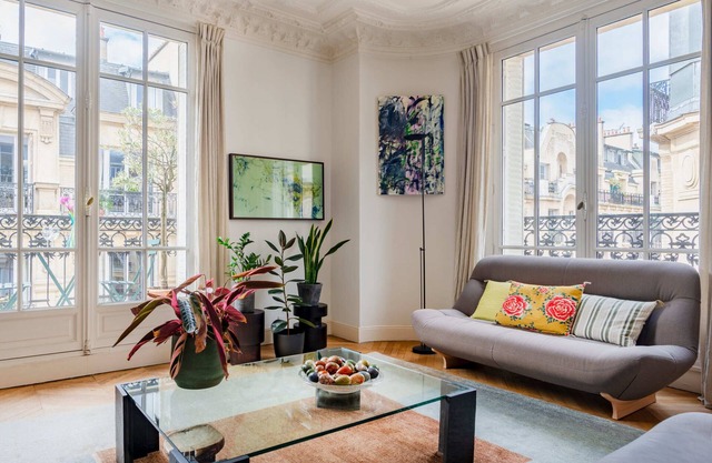 Paris Eugène Design Residence