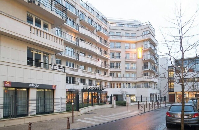 Paris Porte de Versailles Cosy Lodge 1 Appart hôtel parking, wifi 4 pers