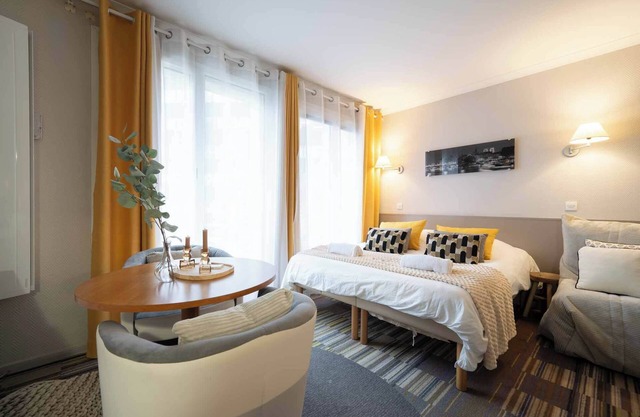 Paris Porte de Versailles Cosy Lodge 1 Appart hôtel parking, wifi 4 pers