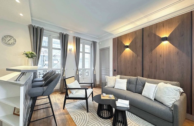 Parisian Apartment in Le Marais: City Center