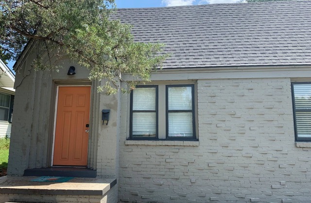 Park Place, across from park, pet friendly