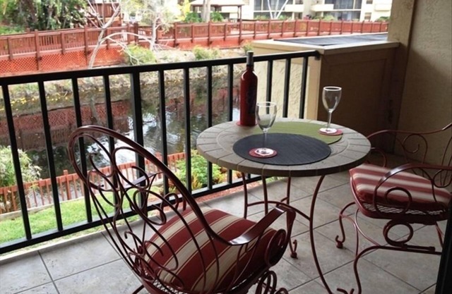 Park Shore Resort: awesome View, Prime Location, Tennis, Pickleball, Beach.nn