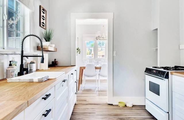 Park St Classic, King Bed, Located in Heart of Paso Robles