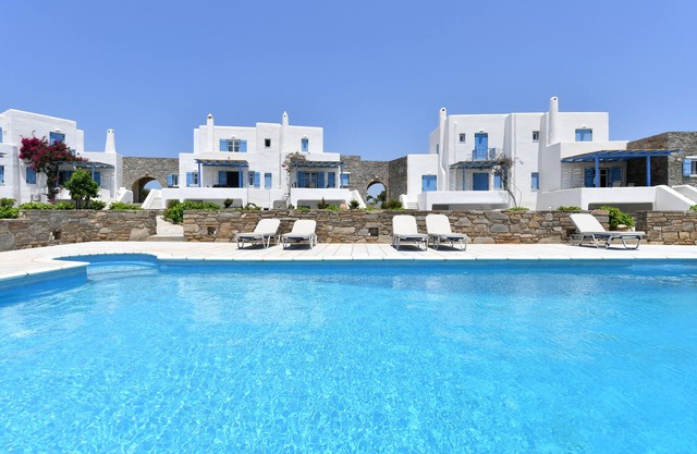 Paros Cycladic Villa - newly renovated 3 bed/3 bath, sea views, pool