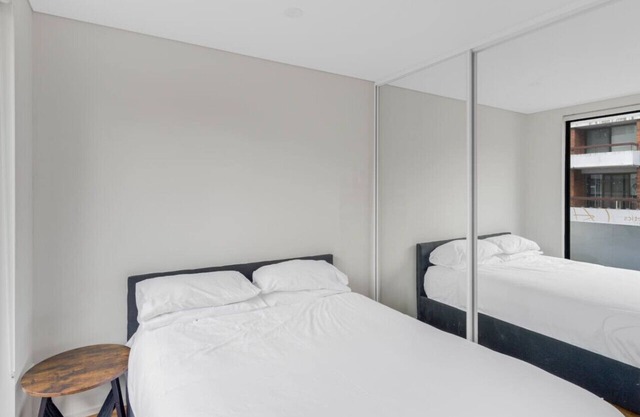 Parramatta Gem 2BR 2BA with Private Outdoor Space