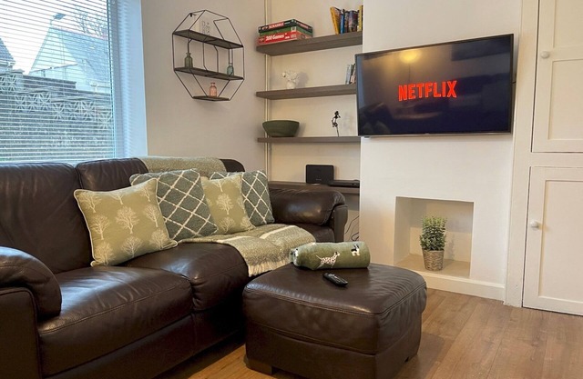 Pass the Keys | 126 Merlin Cresent Newly Refurbished Family Home