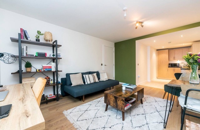 Pass the Keys | Modern Home Near Central London