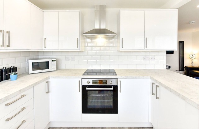 Pass the Keys | Newly Renovated Bungalow - Stunning views of Gower