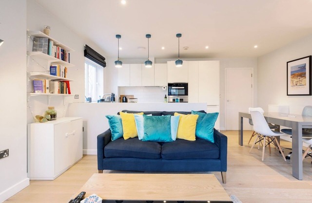 Pass The Keys | Stylish Kennington Home in a Prime Central Location
