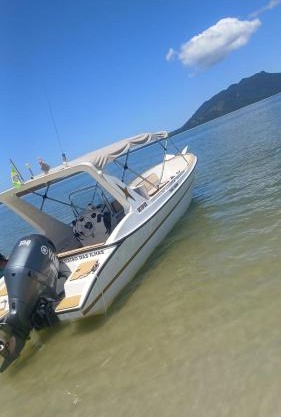Passeio de lancha, ilha grande