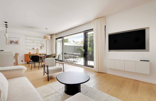 Passy/Eiffel Tower - Amazing 2BR with garden