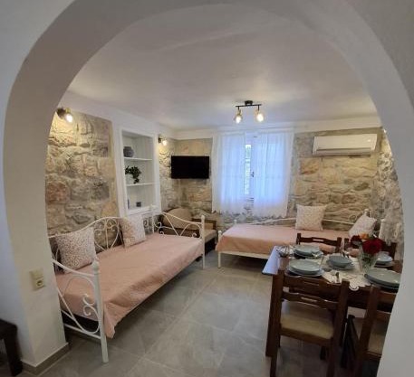 Patriko Stone House