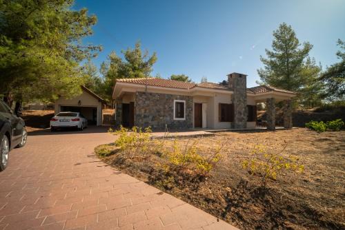 Peaceful 2 Bedroom House in Mandria Limassol