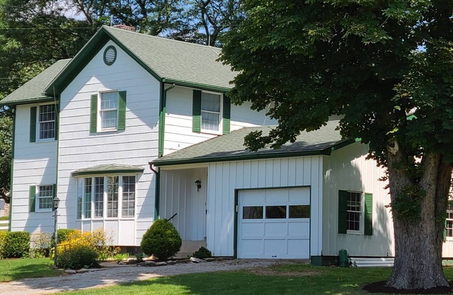 Peaceful 3-Bedroom Country Farmhouse Situated on 125 Acre Horse Farm