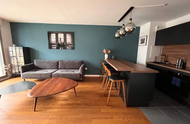 Peaceful accommodation in Clamart, near Paris.