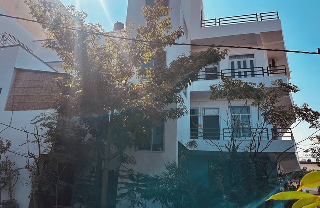 Peaceful & cozy villa in heart of pink city Jaipur with hill view !